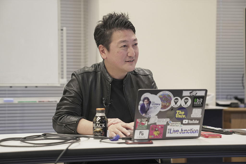 2025年12月20日に開催したジャーナリスト・堀潤さんによる特別講座の様子